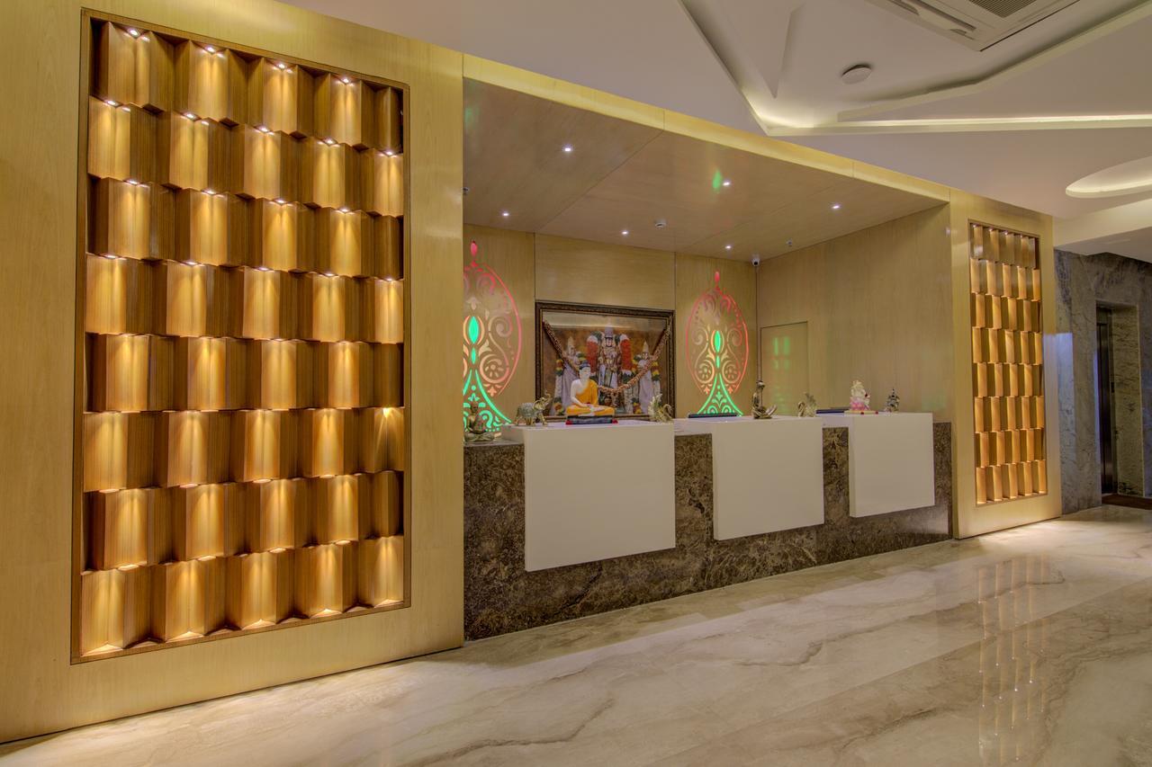 Capital O 16971 Hotel Lorven Visakhapatnam Exterior foto