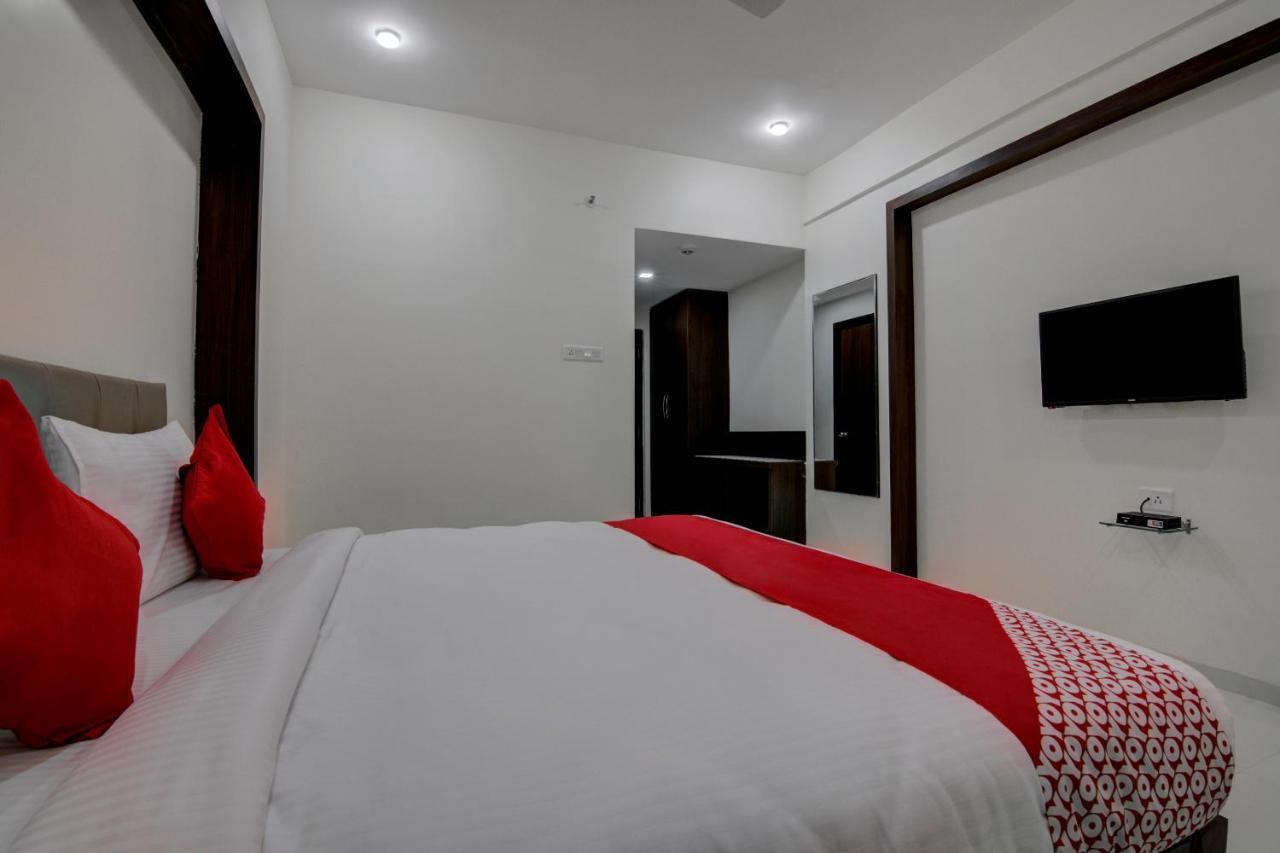 Capital O 16971 Hotel Lorven Visakhapatnam Exterior foto