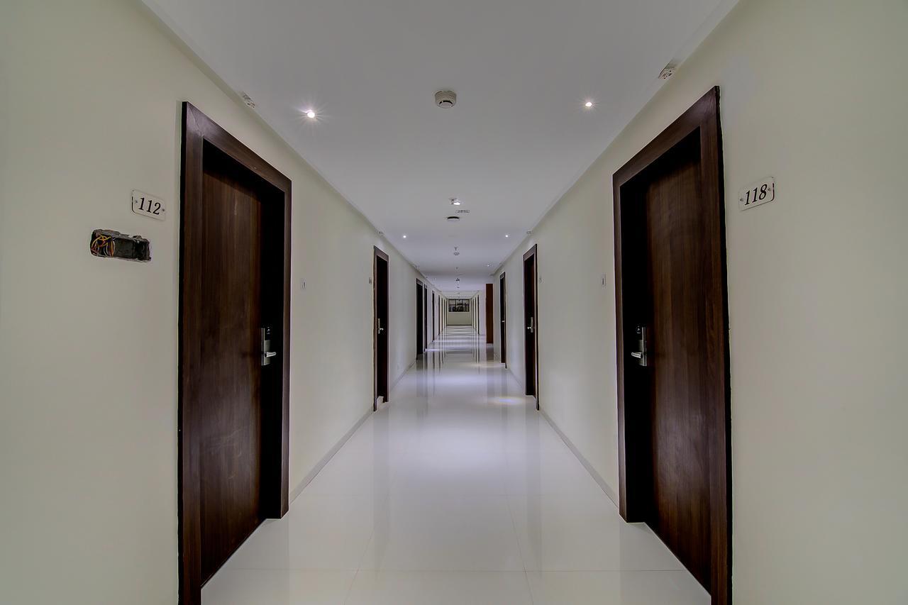 Capital O 16971 Hotel Lorven Visakhapatnam Exterior foto